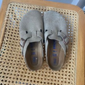 Birkenstock Boston clogs—taupe